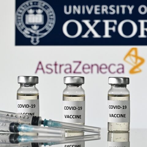 Afirman que la vacuna de Oxford “estará aprobada antes de Navidad” en el Reino Unido