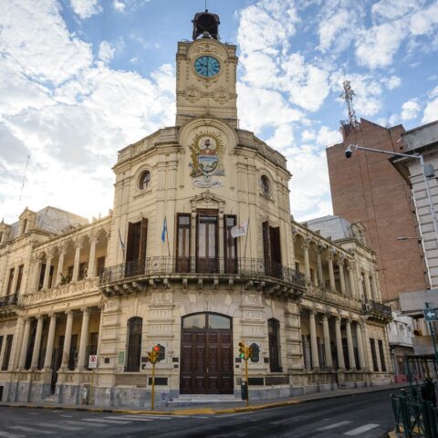 El Ejecutivo Municipal arribó a un acuerdo paritario con ATE Y SUOYEM El Ejecutivo Municipal arribó a un acuerdo paritario con ATE Y SUOYEM