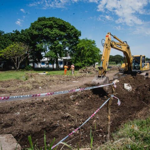 Inician obra que solucionará un inconveniente hídrico en barrio Paraná XIV