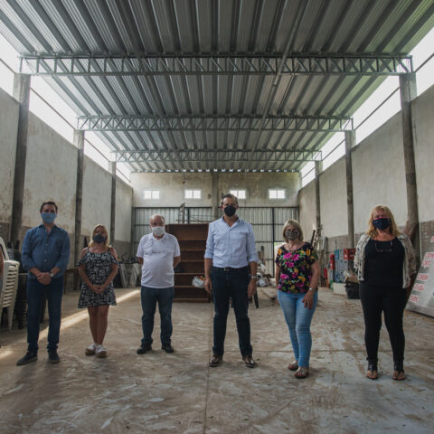 Bahl visitó la sede en construcción de la Asociación de Descendientes de Alemanes