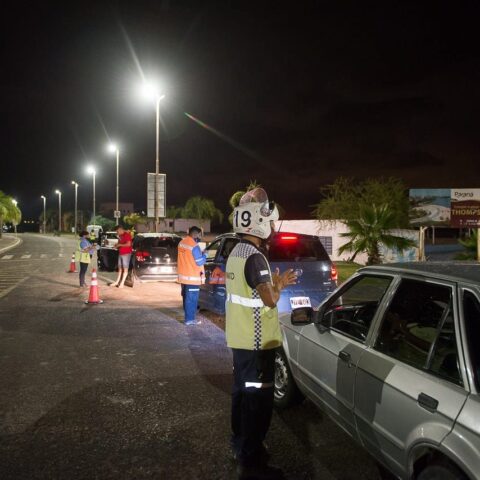 Continúan los operativos nocturnos en espacios públicos Continúan los operativos nocturnos en espacios públicos