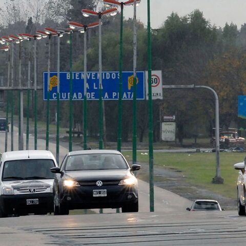 Fin de semana largo: más de 1.600 vehículos circulan por hora hacia la Costa Atlántica