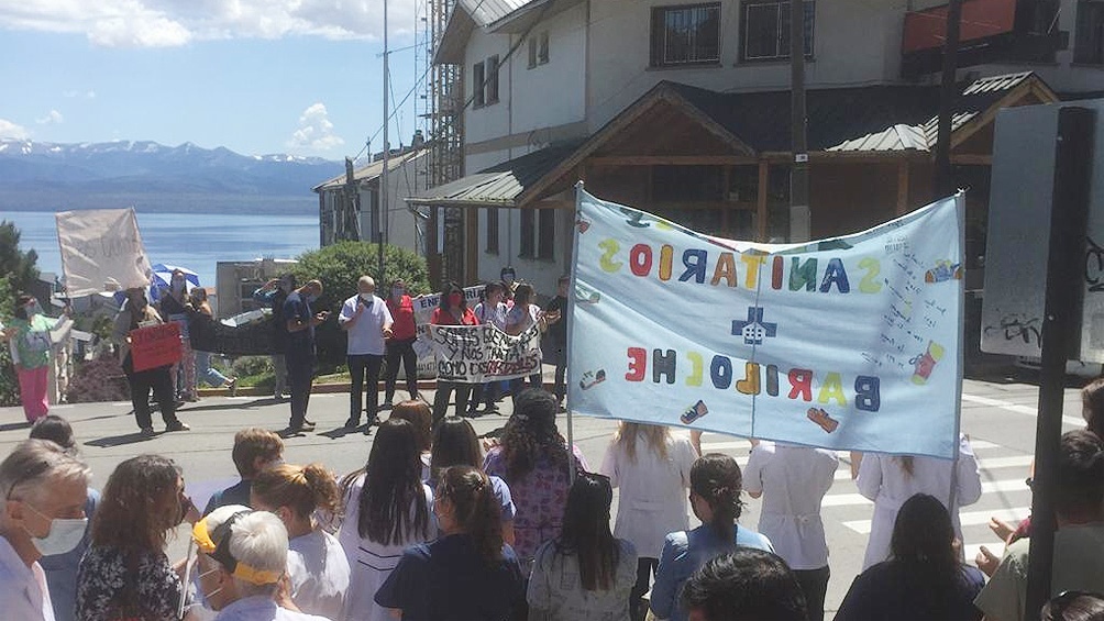 "Motiva la presente decisión la falta de respuesta por parte de la Sra. Gobernadora", reclamaron los profesionales.