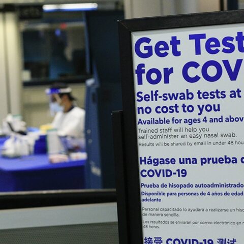 Los casos de coronavirus siguen en aumento y los gobiernos temen por las fiestas de fin de año Los casos de coronavirus siguen en aumento y los gobiernos temen por las fiestas de fin de año