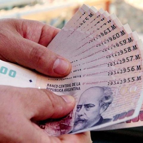 Desde este martes se paga el bono a empleados y jubilados provinciales