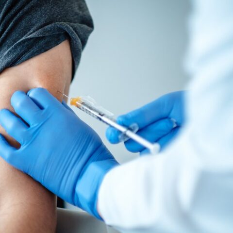 El Reino Unido autorizó la vacuna de Pfizer y BioNTech contra el COVID-19