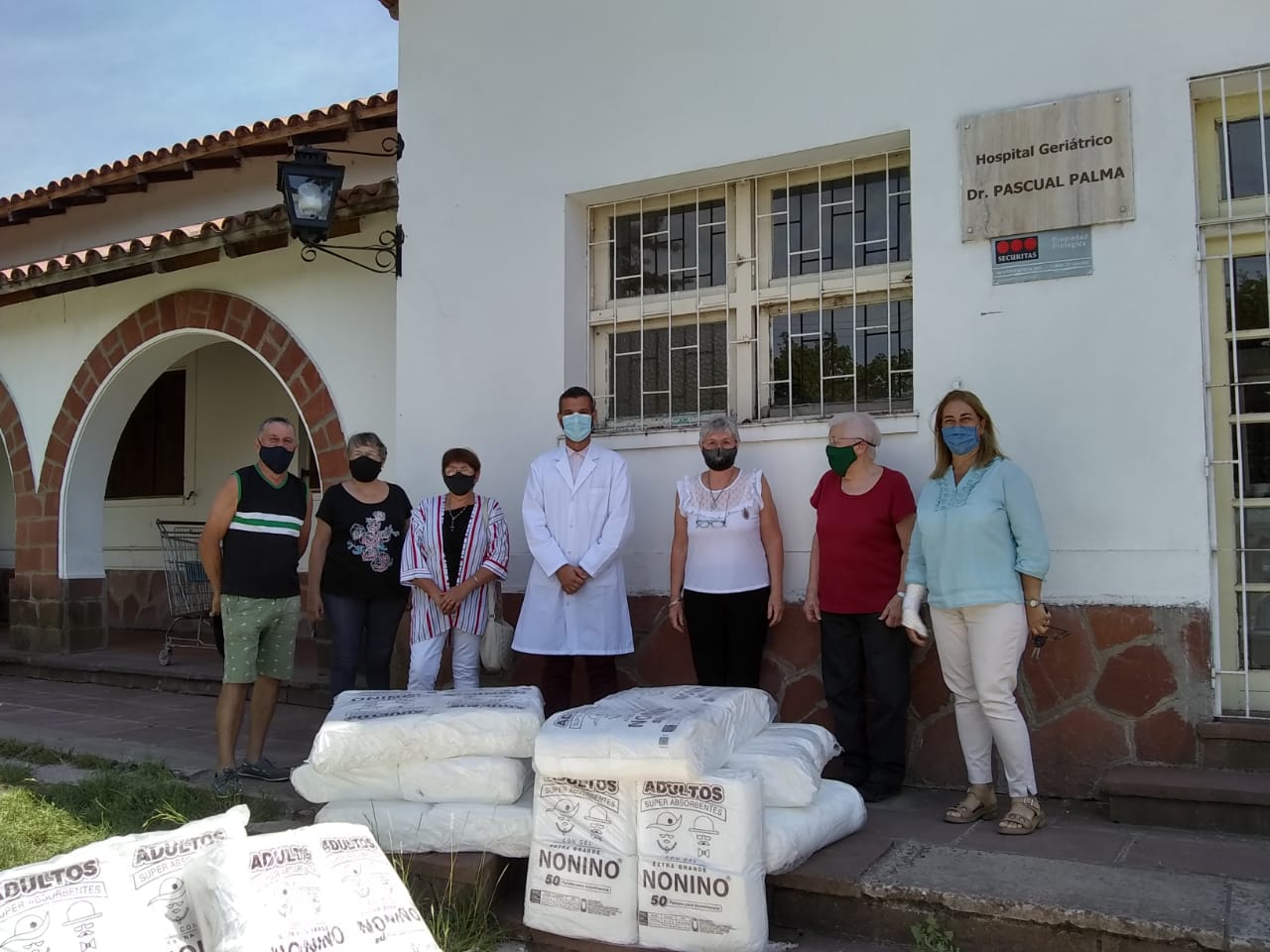 La Federación de Jubilados donó 1000 pañales al hospital “Enrique Palma”