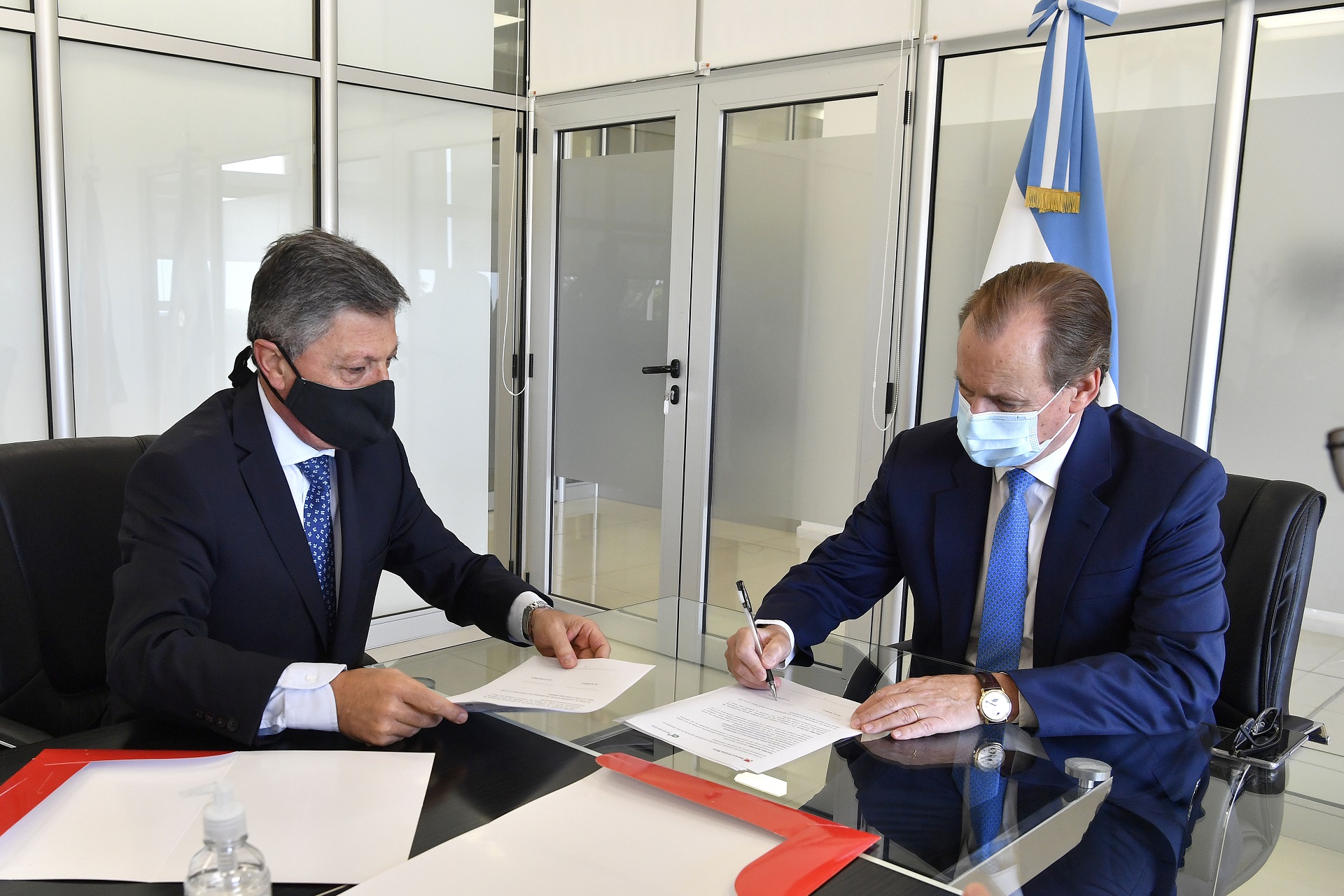 Bordet anunció financiamiento para la inversión productiva de pequeñas empresas por 1.500 millones Bordet anunció financiamiento para la inversión productiva de pequeñas empresas por 1.500 millones