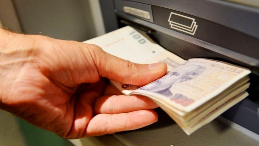 Esta semana pagan el bono de fin de año a empleados y jubilados provinciales