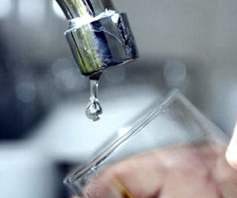 Corte de agua por enlace de cañerías en nueva urbanización