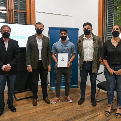 Entregan más créditos a emprendedores