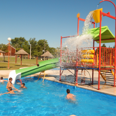 Oro Verde: Abre el Complejo de Piletas Municipal sin colonia de vacaciones