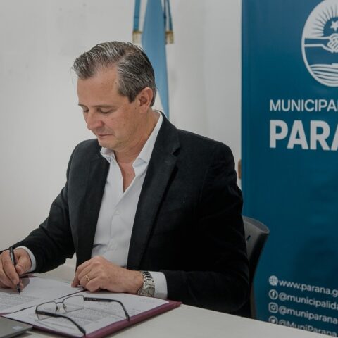 Bahl firmó el llamado a licitación para la obra del puente en calle Manuel Gálvez