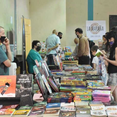La literatura popular fue el eje de la primera jornada de Paraná Lee La literatura popular fue el eje de la primera jornada de Paraná Lee