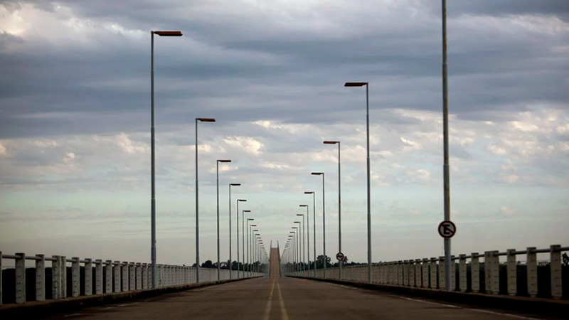 Entrerrianos varados en el Uruguay podrán regresar por el Puente San Martín Entrerrianos varados en el Uruguay podrán regresar por el Puente San Martín
