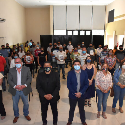“Vamos a continuar trabajando con los gobiernos locales y apoyando las iniciativas de cada comunidad” “Vamos a continuar trabajando con los gobiernos locales y apoyando las iniciativas de cada comunidad”
