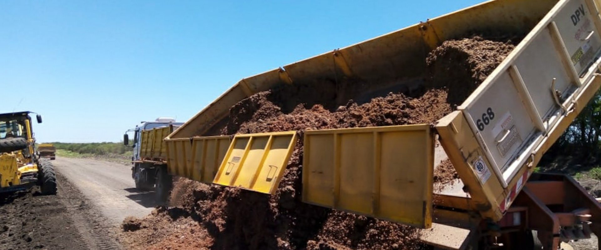 Trabajan en la recuperación de tramos de la ruta provincial 20