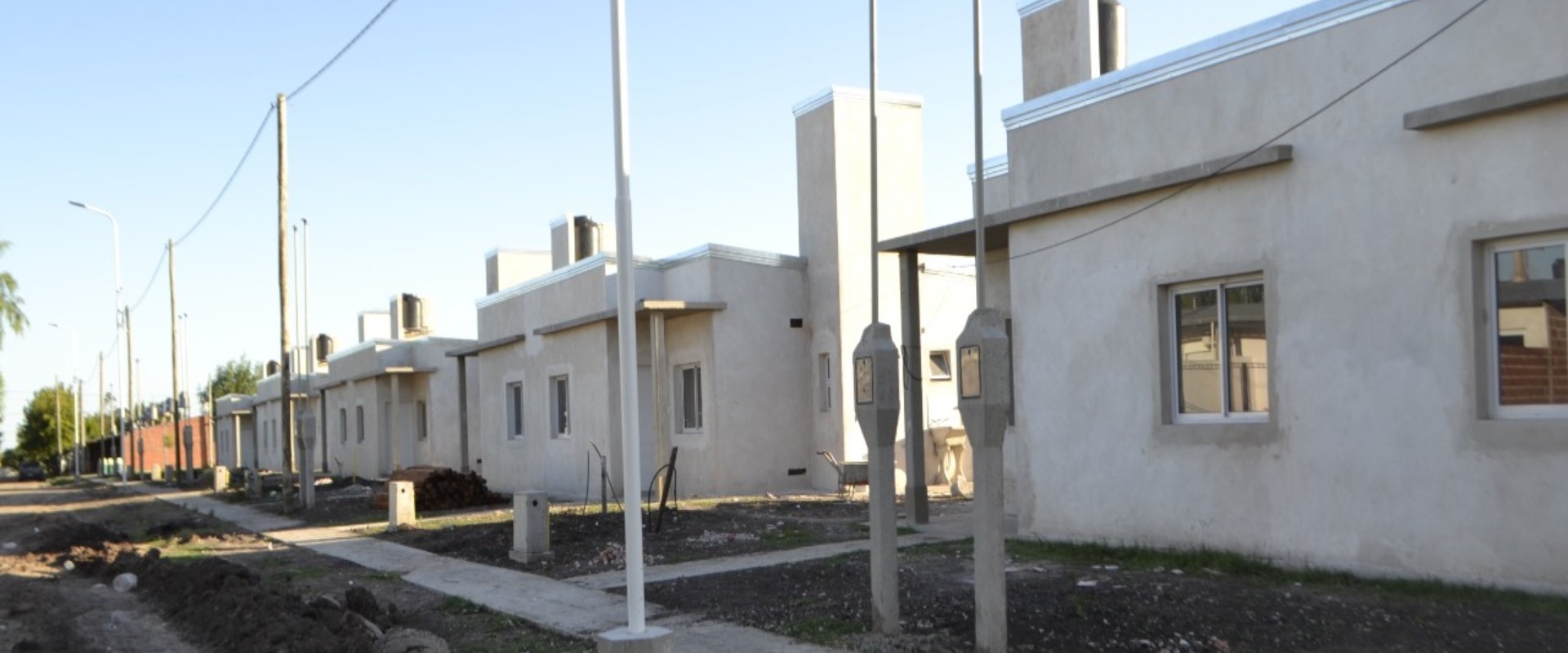 Se construyen 82 viviendas en cuatro localidades entrerrianas Se construyen 82 viviendas en cuatro localidades entrerrianas
