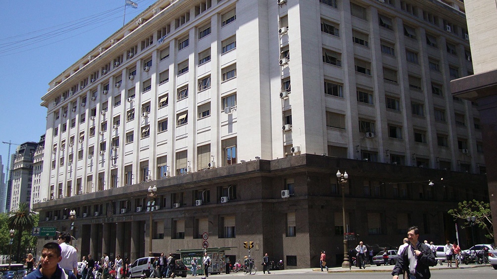 La recaudación impositiva de enero subió 46,6 %, a $ 772.860 millones La recaudación impositiva de enero subió 46,6 %, a $ 772.860 millones