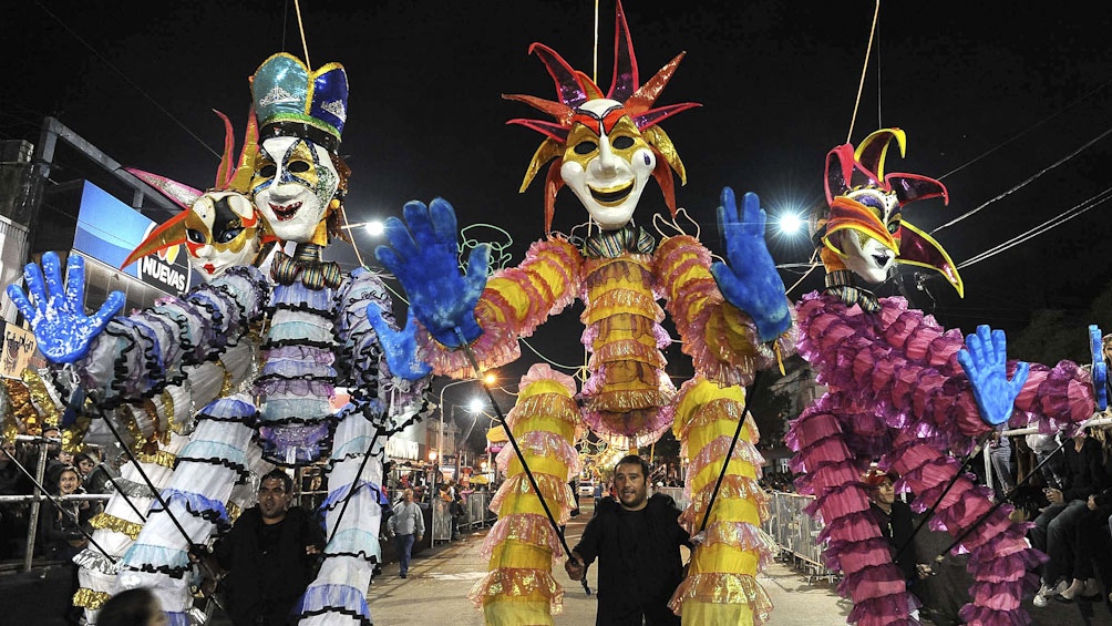 EL Carnaval de Lincoln, en la provincia de Buenos Aires, encierra un duelo de habilidades.
