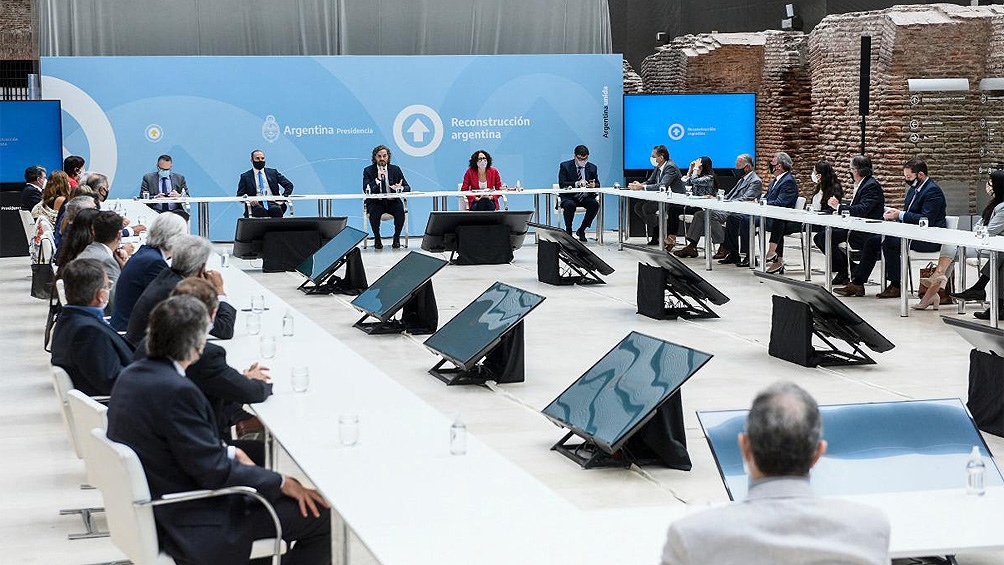Gobierno y empresarios acordaron trabajar para bajar costos y subir el salario real Gobierno y empresarios acordaron trabajar para bajar costos y subir el salario real