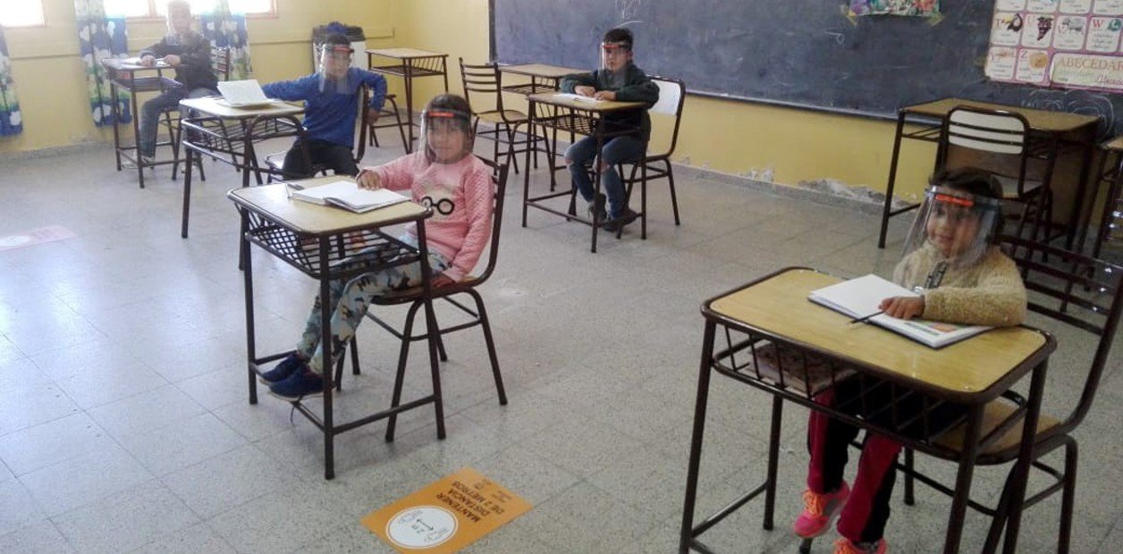 El Gobierno impulsa un nuevo protocolo para que haya clases tres veces por semana en las escuelas