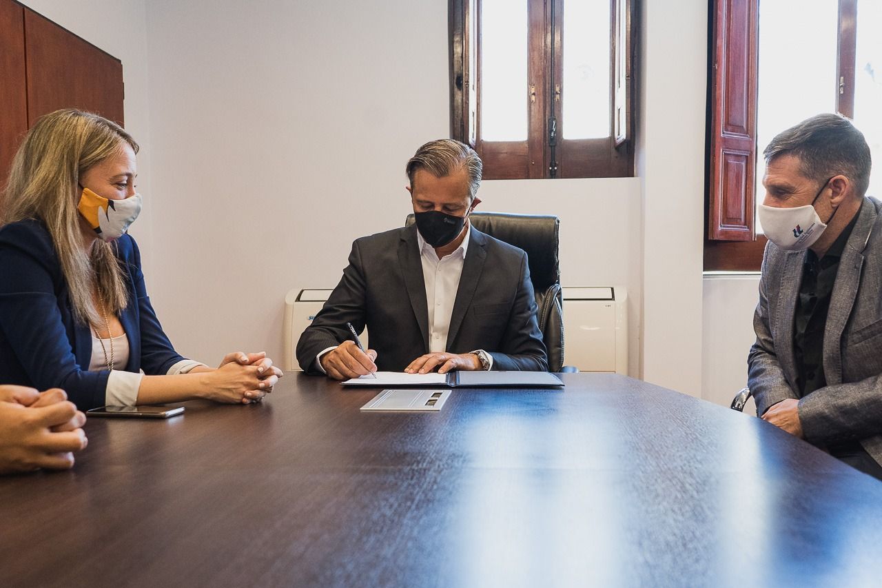 El Municipio firmó un acuerdo de cooperación con UADER y la Fundación Mi Reino Por Un Caballo El Municipio firmó un acuerdo de cooperación con UADER y la Fundación Mi Reino Por Un Caballo