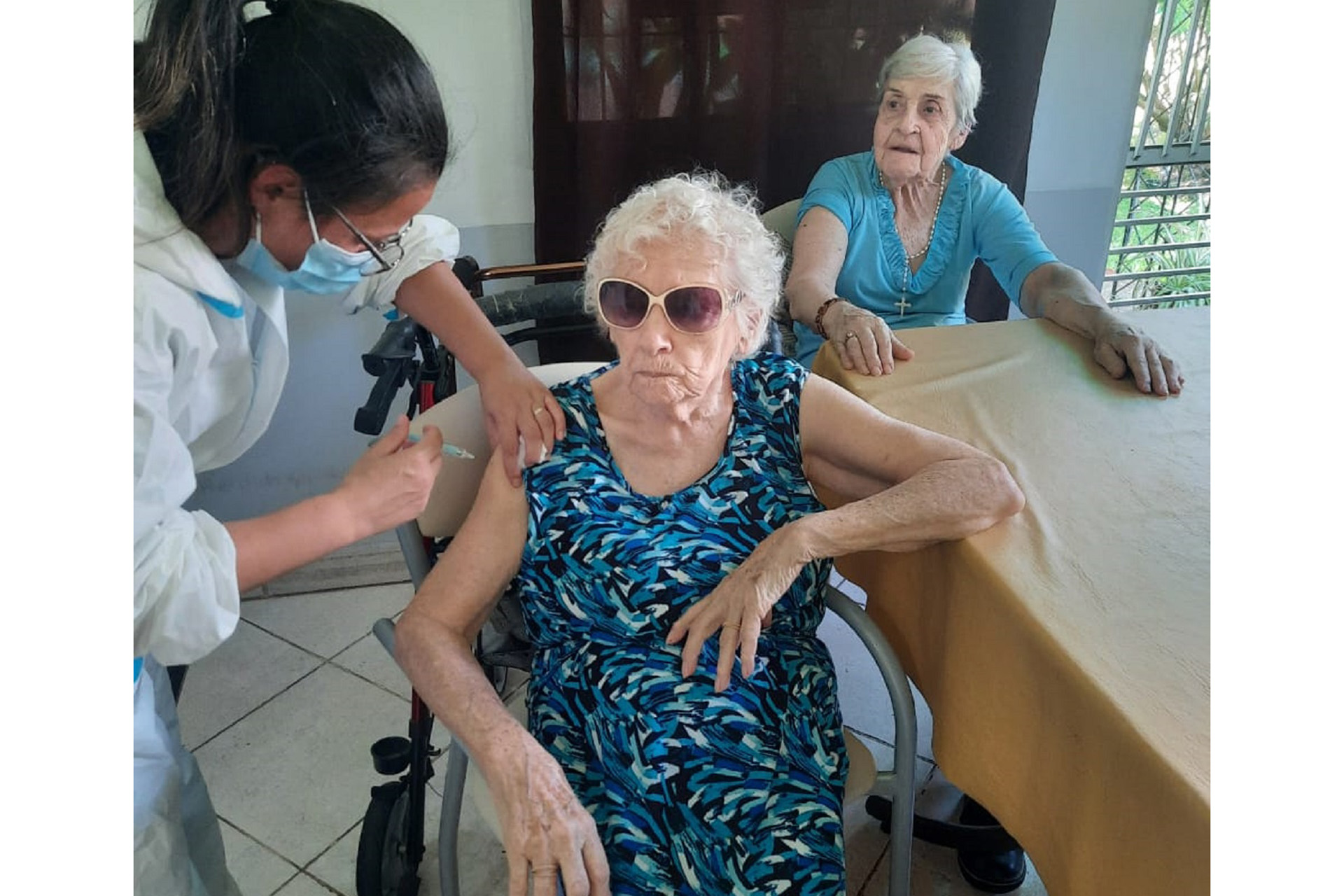 Finalizó la vacunación contra el Covid-19 en geriátricos de Paraná Finalizó la vacunación contra el Covid-19 en geriátricos de Paraná