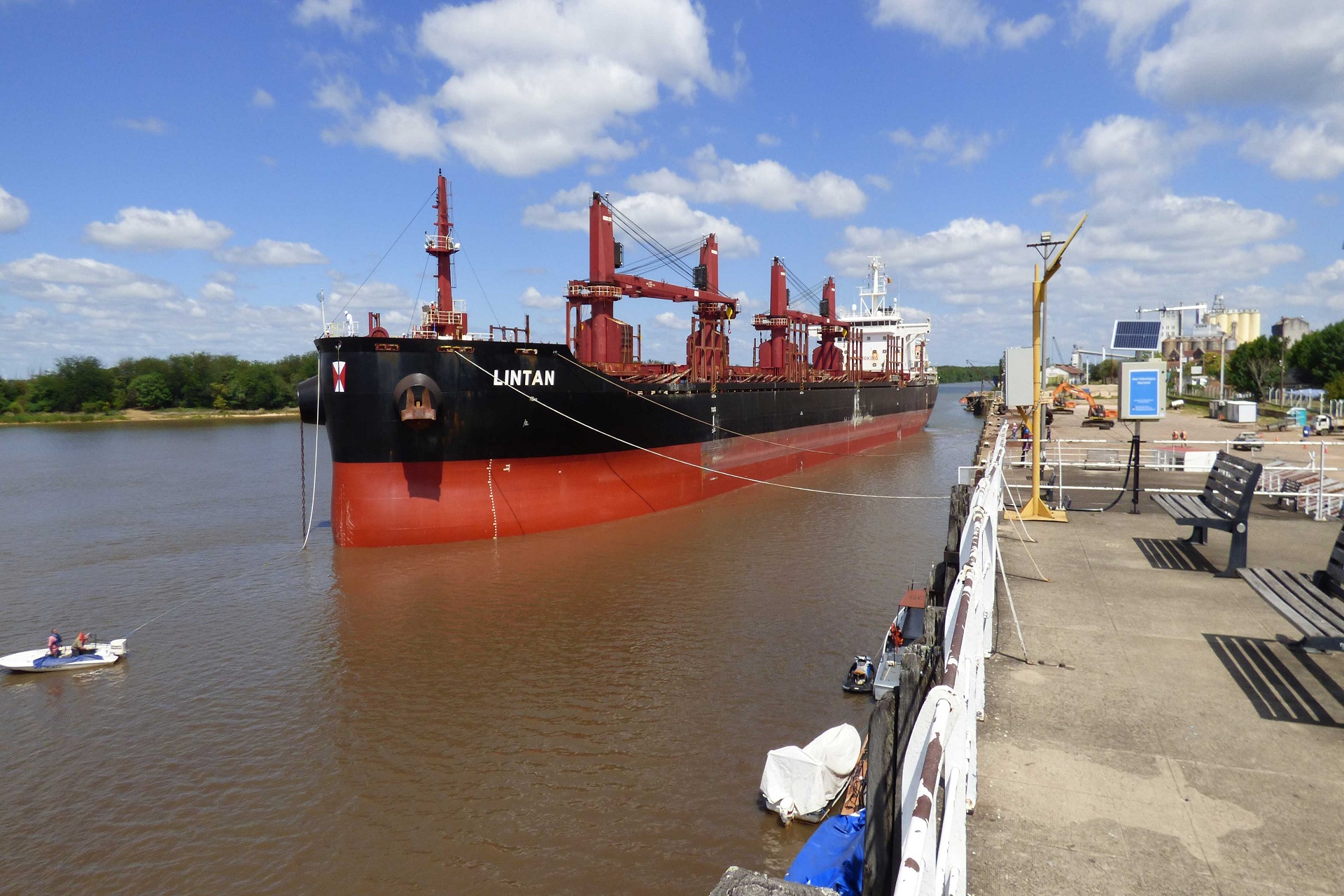Es casi constante el ritmo de embarque en los puertos entrerrianos Es casi constante el ritmo de embarque en los puertos entrerrianos