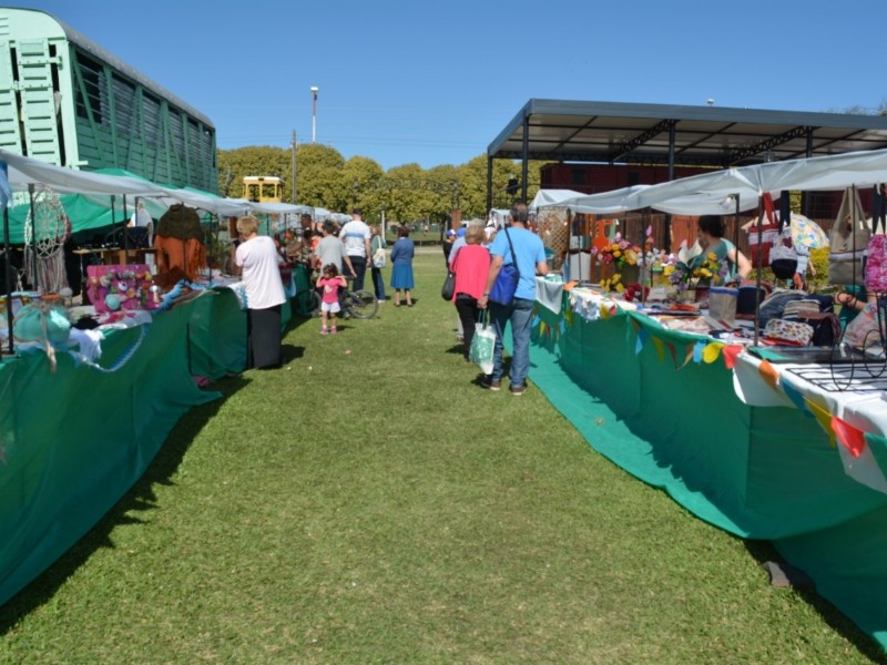 Oro Verde: Nueva Feria de Productores Populares en el Polideportivo Municipal Oro Verde: Nueva Feria de Productores Populares en el Polideportivo Municipal