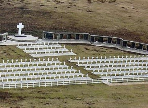 Un equipo de forenses llega el lunes a Malvinas para trabajos de identificación de restos