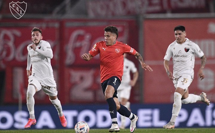 Independiente goleó a Colón y es otra vez líder