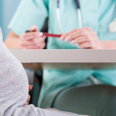Reglamentan la Ley de los 1000 Días para el cuidado integral de madres y niños