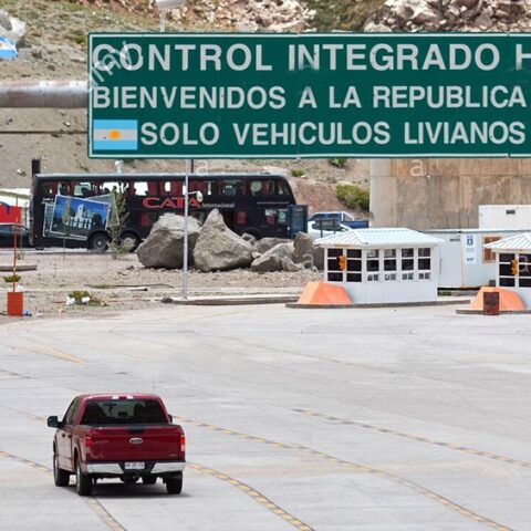 Analizan abrir las fronteras terrestres con Uruguay y Chile a partir del 6 de septiembre