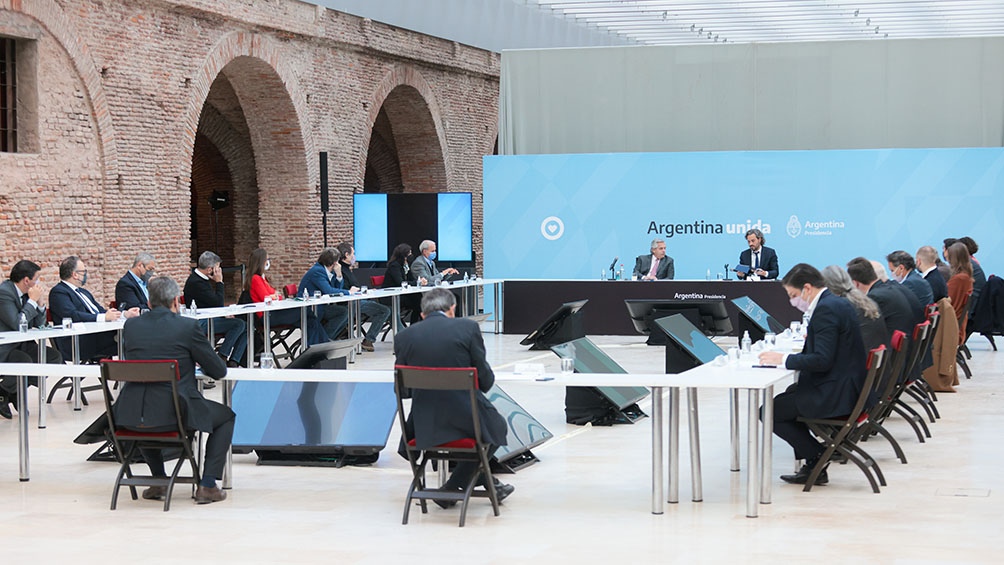 El Presidente encabezó una reunión de gabinete en el Museo del Bicentenario