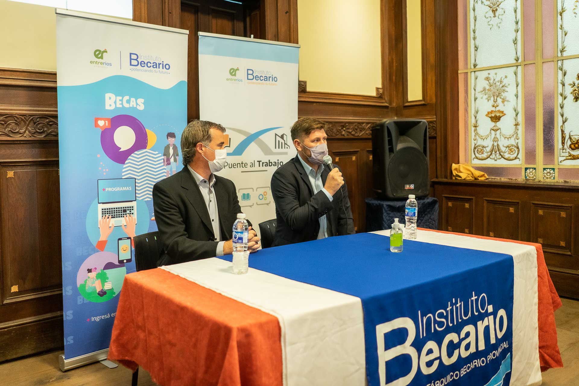 El Becario dio a conocer su nuevo programa de oportunidades laborales en Concepción del Uruguay y Gualeguaychú