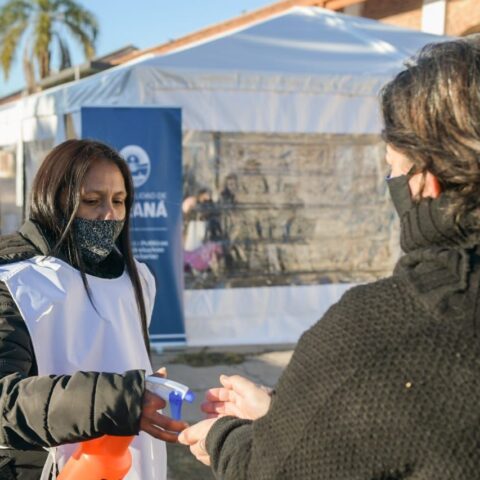 Bahl acompañó la entrega de la Tarjeta Alimentar Bahl acompañó la entrega de la Tarjeta Alimentar