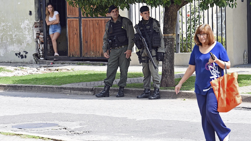 Enviarán 1.575 efectivos de fuerzas federales a Santa Fe para combatir el crimen organizado Enviarán 1.575 efectivos de fuerzas federales a Santa Fe para combatir el crimen organizado