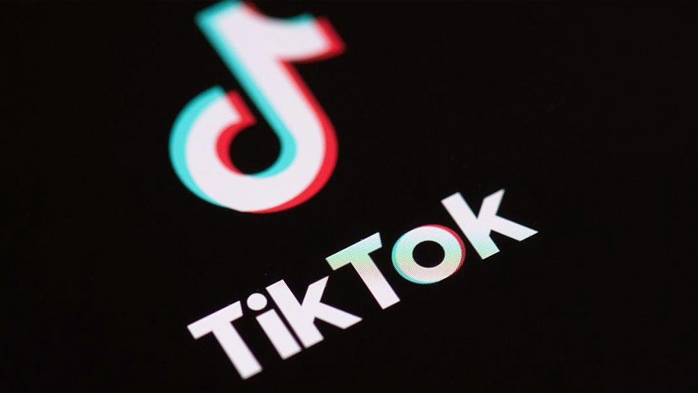Tienen 9 y 10 años: las encontraron en la calle de madrugada cumpliendo un reto de TikTok Tienen 9 y 10 años: las encontraron en la calle de madrugada cumpliendo un reto de TikTok