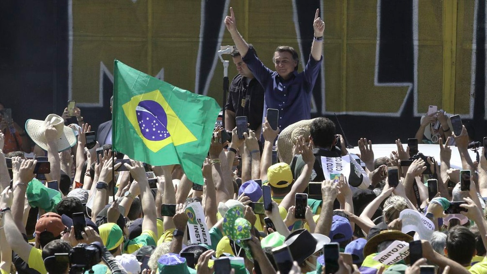Bolsonaro, a todo o nada, lanza amenaza golpista a la corte y dice que no cumplirá órdenes judiciales Bolsonaro, a todo o nada, lanza amenaza golpista a la corte y dice que no cumplirá órdenes judiciales