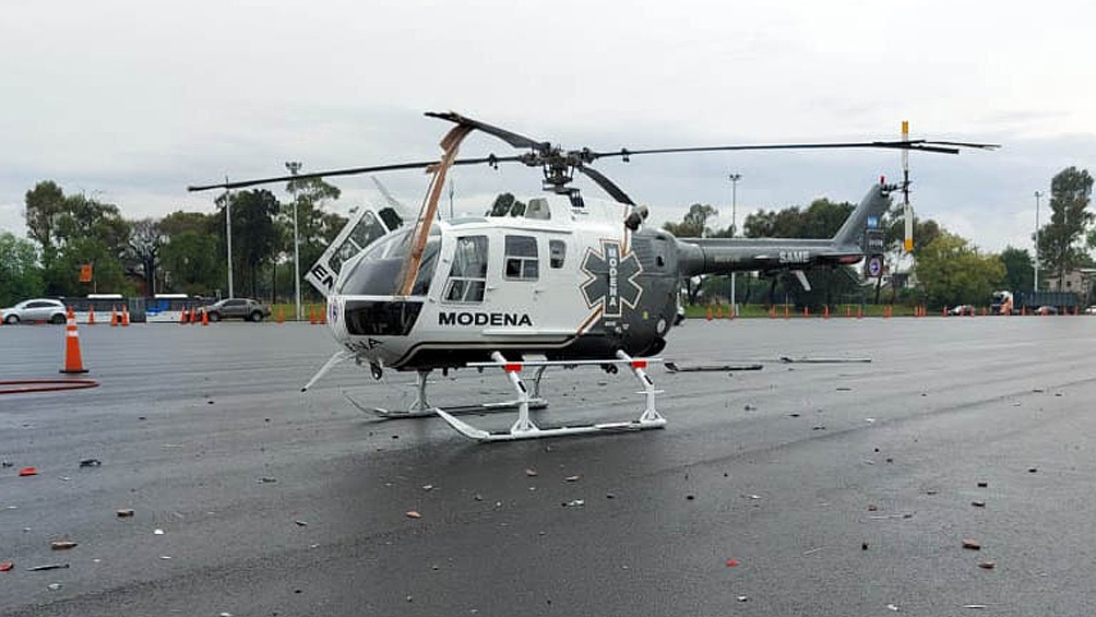 Un camión chocó contra un helicóptero sanitario en la autopista Perito Moreno Un camión chocó contra un helicóptero sanitario en la autopista Perito Moreno