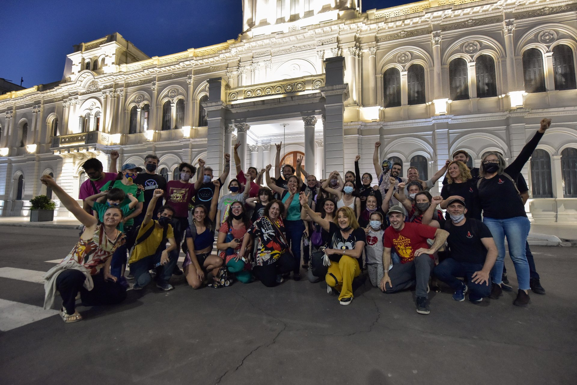El Senado aprobó por unanimidad la Ley de Teatro Independiente para Entre Ríos El Senado aprobó por unanimidad la Ley de Teatro Independiente para Entre Ríos