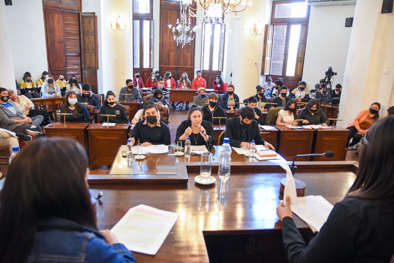 Elección de autoridades y jura de ediles del Concejo Deliberante Estudiantil