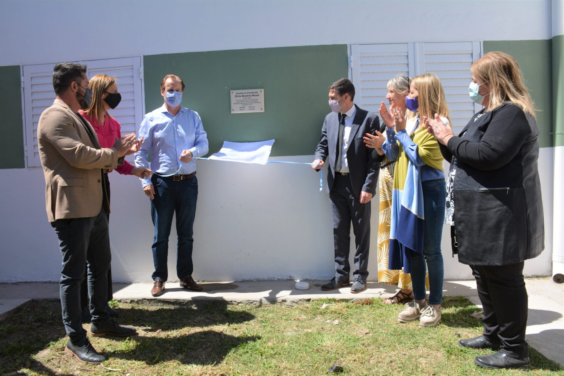 El Intendente de Oro Verde participó de la inauguración de viviendas para trabajadores y estudiantes El Intendente de Oro Verde participó de la inauguración de viviendas para trabajadores y estudiantes