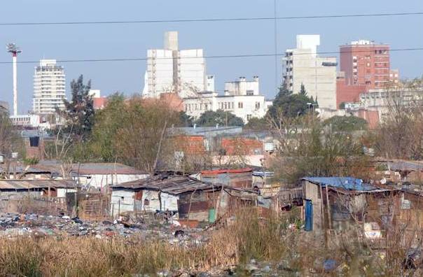 Primer semestre: volvió a aumentar la pobreza en el Gran Paraná y en Concordia