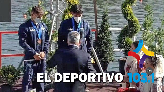 Palistas del Club Náutico Paraná en el podio mundialista Palistas del Club Náutico Paraná en el podio mundialista