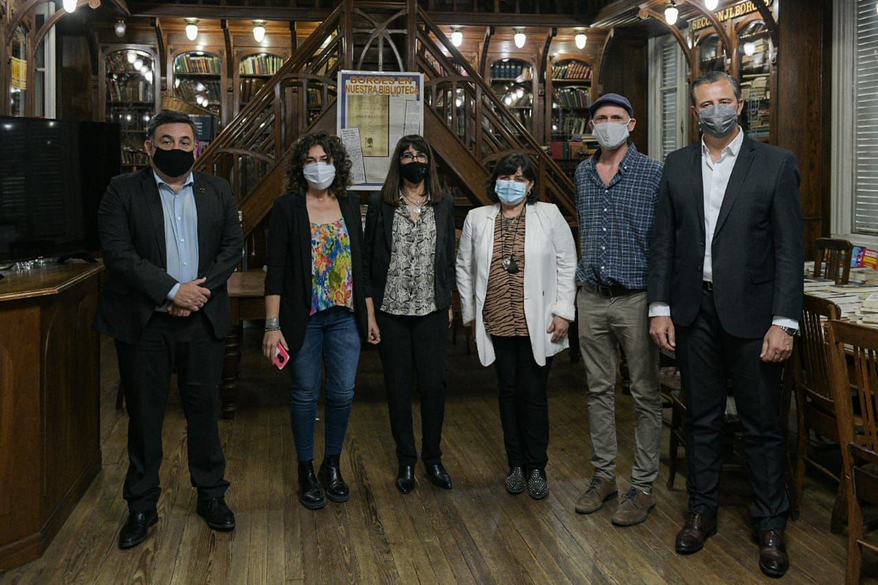 Dieron a conocer los ganadores y ganadoras del Concurso Literario Entre Orillas