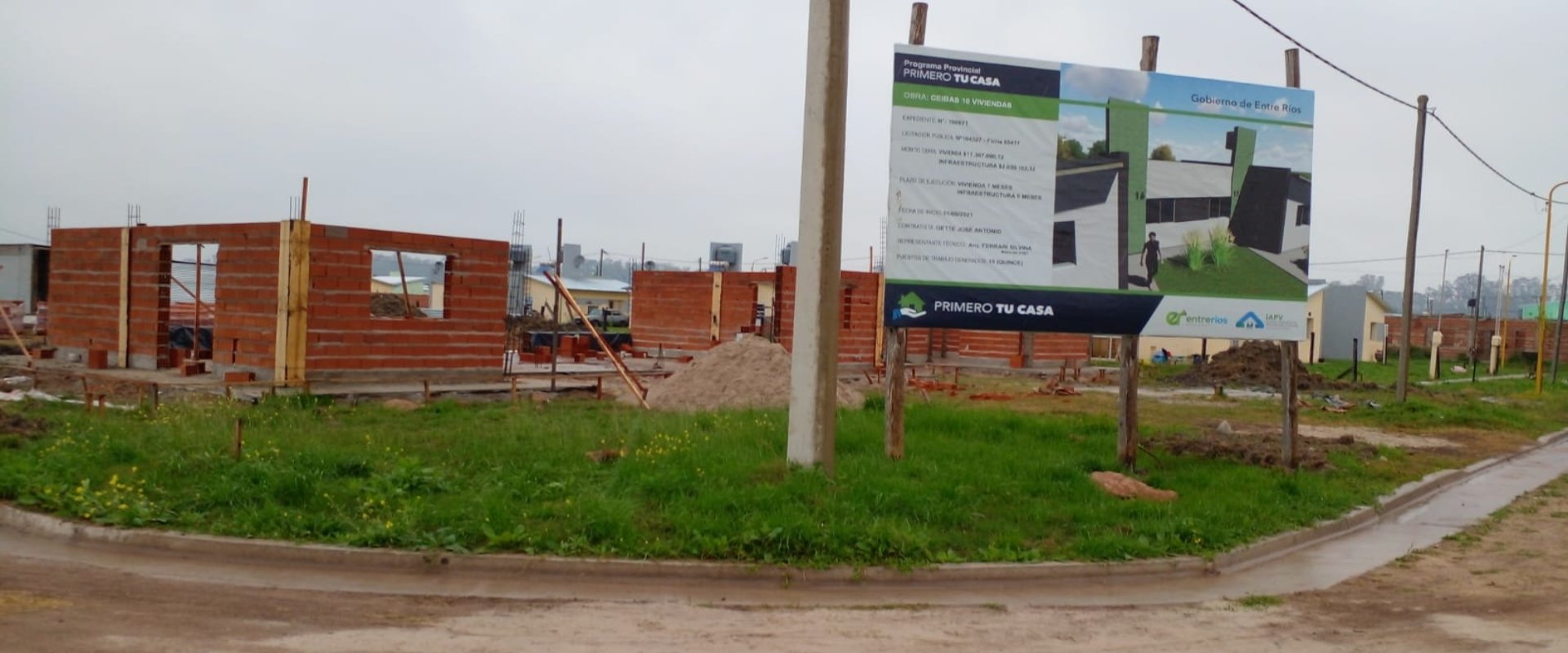 Avanza la construcción de viviendas, con recursos propios, en Ceibas y Piedras Blancas