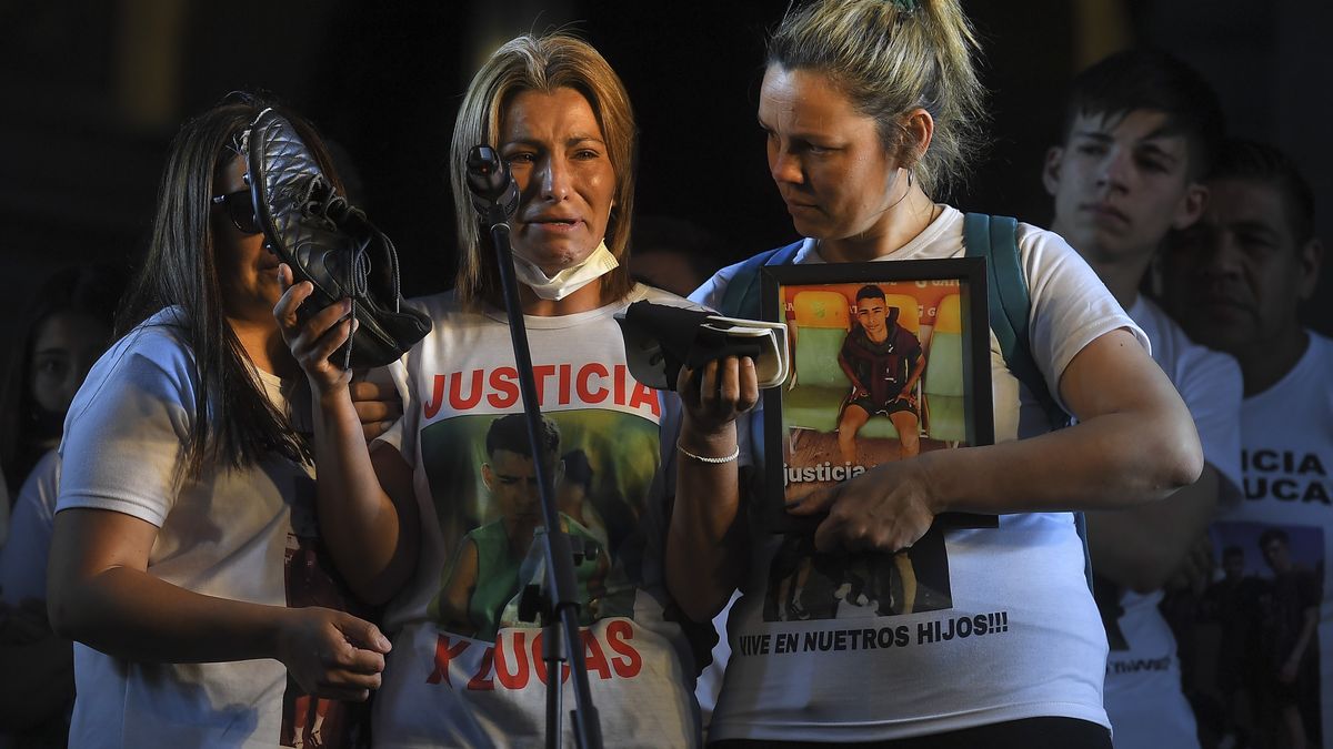 Fuerte reclamo de Justicia por el crimen de Lucas: «Su única arma eran los botines rotos» Fuerte reclamo de Justicia por el crimen de Lucas: «Su única arma eran los botines rotos»