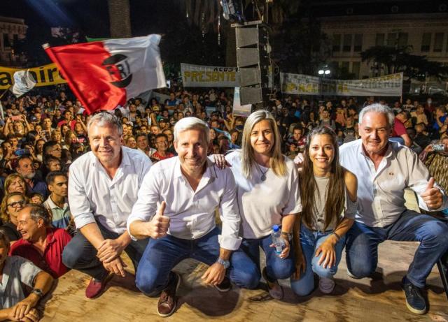 Juntos por Entre Ríos cerró la campaña en Paraná Juntos por Entre Ríos cerró la campaña en Paraná